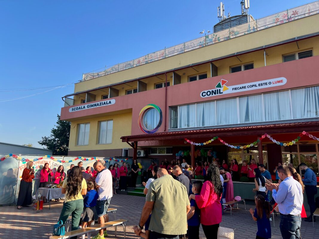 Un nou an școlar la CONIL = Un început plin de curaj și speranță